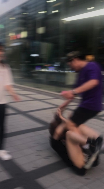 홍대길거리에세 한국남자 일본여성관광객 폭행