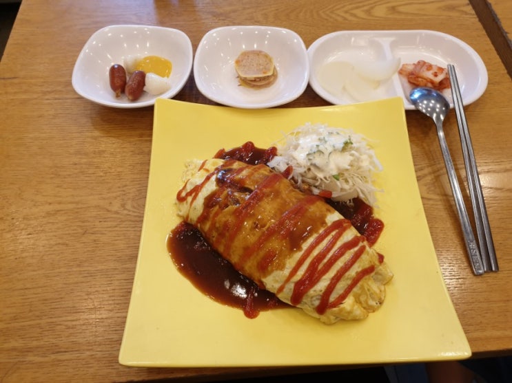 김밥25 유머러스한 사장님이 계시는 강남역혼밥하기 좋은 분식집 Kangnam Bunsik