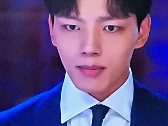 호텔 델루나 14회 줄거리 리뷰/ 이지은 이도현과의 오해를 풀고 저승으로 안내/ 여진구 이지은을 한 달 이상 기다리다가 대성통곡/ 이지은 소멸되려고 하지만 여진구가 장신구를 찾아서 구해 줌