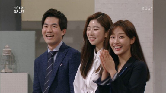 박지원 아나운서는 누구, 성형없는 청순미 돋보이는 미모...프로필란에 나이는 왜 비공개? - 폴리뉴스 박지원 아나운서는 누구, 성형없는 청순미 돋보이는 미모...프로필란에 나이는 왜 비공개? - 폴리뉴스