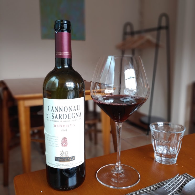  Sella & Mosca, Cannonau di Sardegna Riserva 2015 (셀라 & 모스까, 깐노나우 디 사르데냐 리제르바 2015)