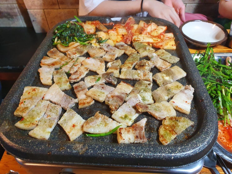  고기는 고기서 고기~ 사당역 맛집 "북돈이 삼겹살"