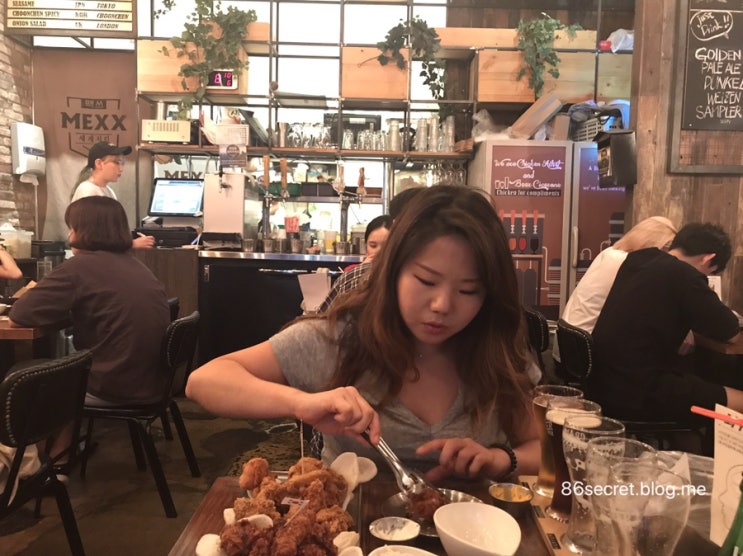  강남역 치맥 먹고싶은 날 ~ 바글바글 맛집 맥쓰치킨