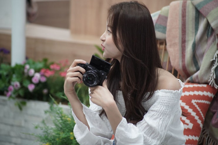  스냅시드 분위기와 거친 필름 효과 적용 예 (인물)