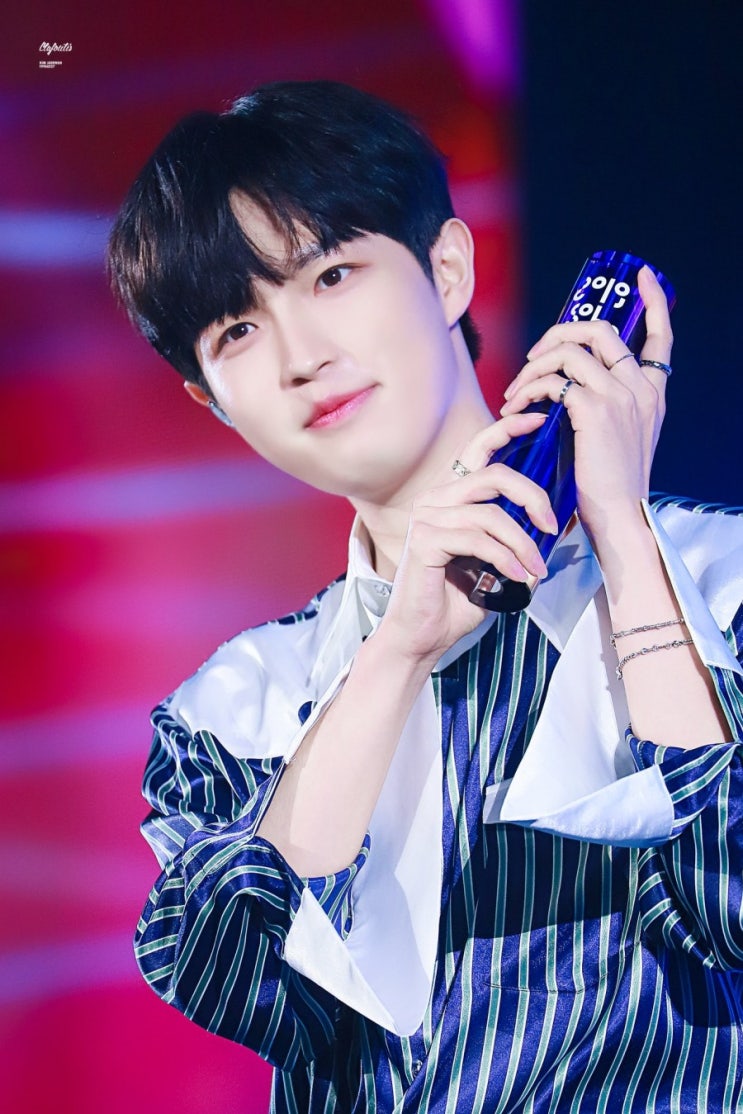  190823 김재환 소리바다 본상 축하해~