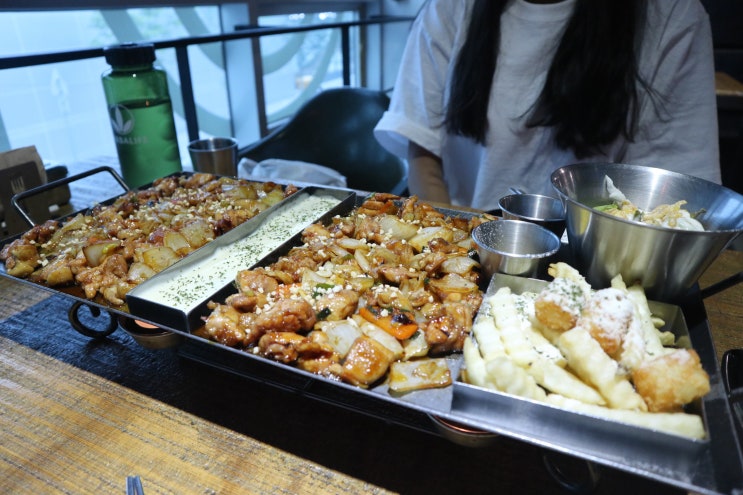  울산 삼산동 치맥하기 좋은 "센치한닭" 치즈퐁듀 철판닭갈비 맛집!!