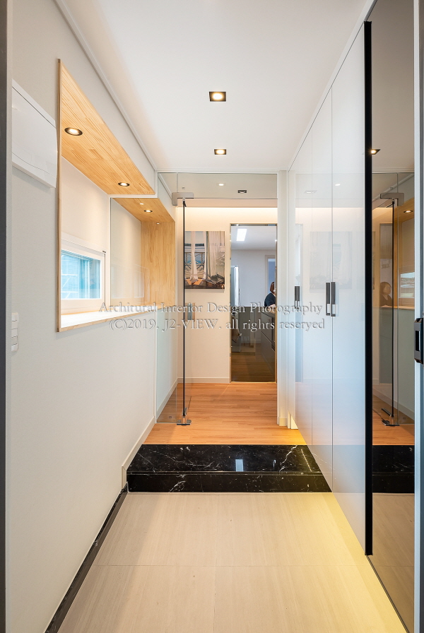 24평 아파트 인테리어 - 내부 공간이 더욱 넓게 느껴지는 모던화이트 디자인