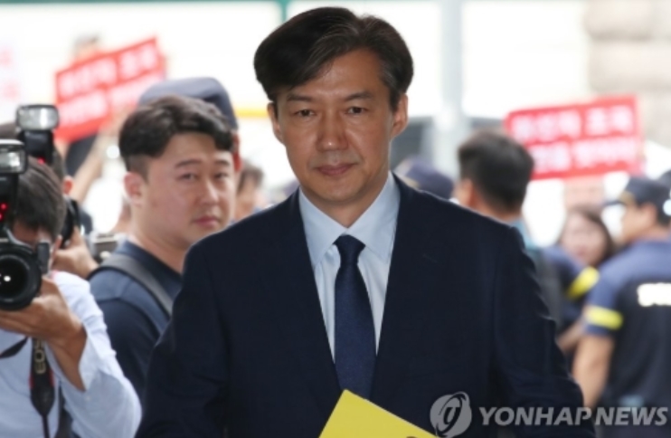  후원 여배우] 조국은 여배우를 후원했다는 김용호, 누구? 방송위해 호텔방까지 잡았다는데.. 사실관계와 입장은 뭘까?