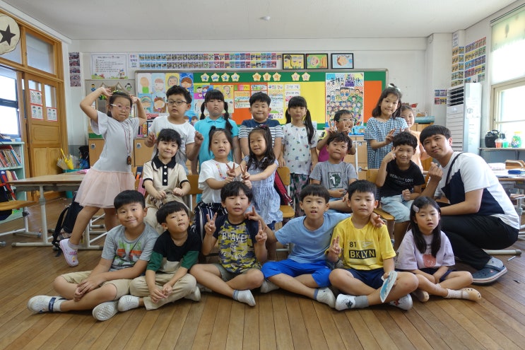  (19.8.26.월.101)함행우 10기(손바닥 다짐, 자리차지놀이, 단체사진, 달콤한 2학기 상상하기, 방학 OX퀴즈, 미덕, 개학 놀이 2개, 청소, 사물함 선택하기)
