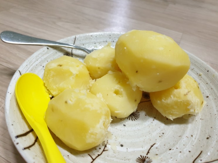 시골에서 보내준 감자로 신화당넣고 맛있는 감자쪄먹기