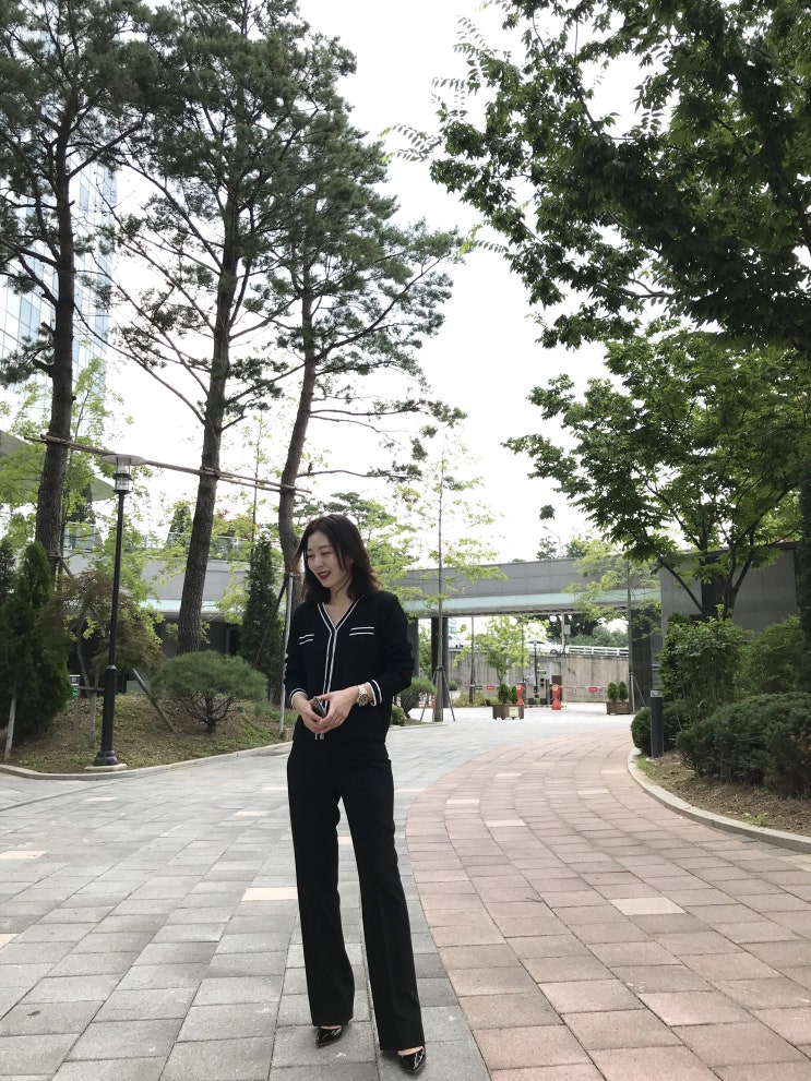  라온 니트 신상: 여신 슬리브 홀가니트, 배색 플리츠스커트, 배색 가디건