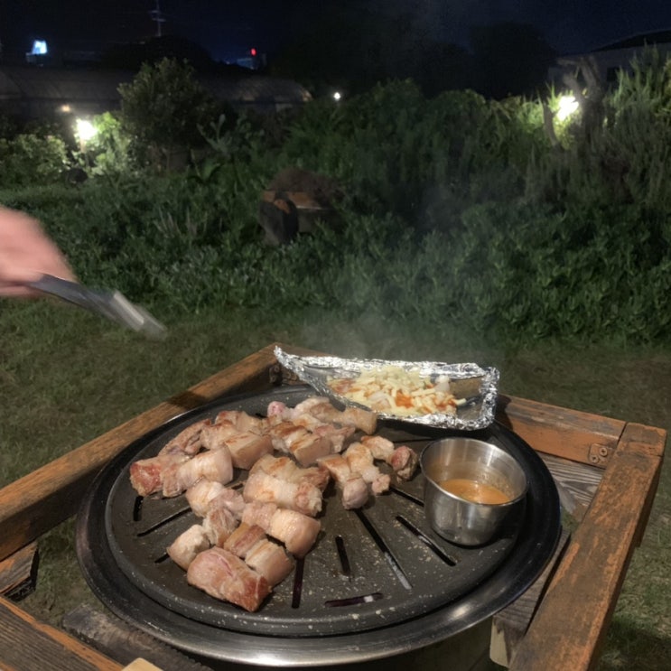  애월 찐 맛집 - 제주도 돌담길괴기집 / 야외에서 먹는 분위기좋은 흑돼지 오겹살 / 애월 오겹살 맛집