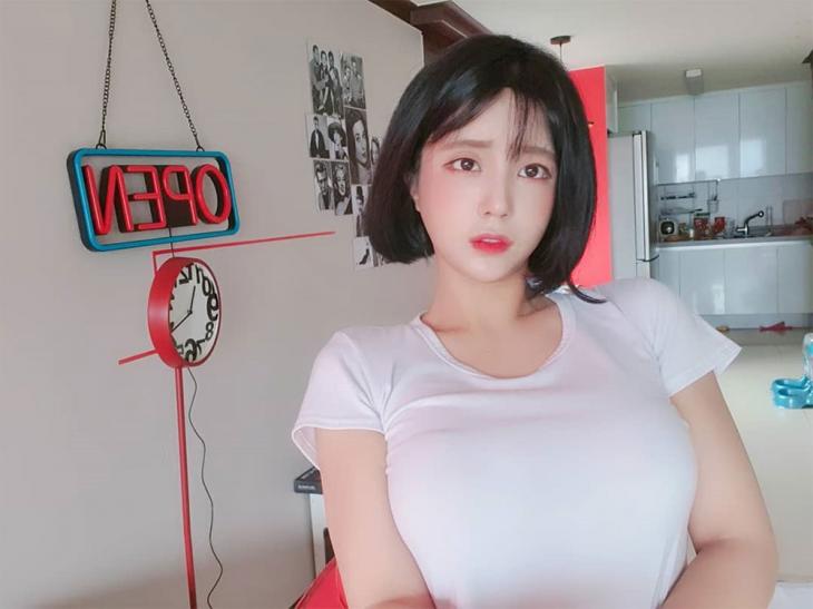 BJ서윤, BJ철구와 원정도박 의혹 이후 방송 재개…"남자친구 우창범과 아직 연애 中"