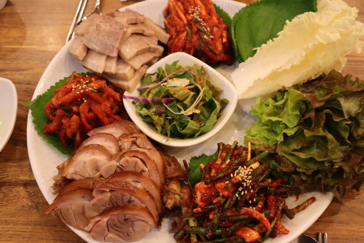  학익동 족발 노명준보쌈한판 학익점 푸짐한 한상