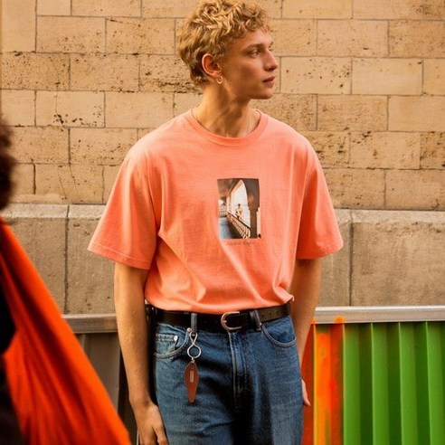 [최민환 착용]UNISEX TWIST PHOTO PRINTED T-SHIRT (CORAL) UDTS9E102C2/던스트