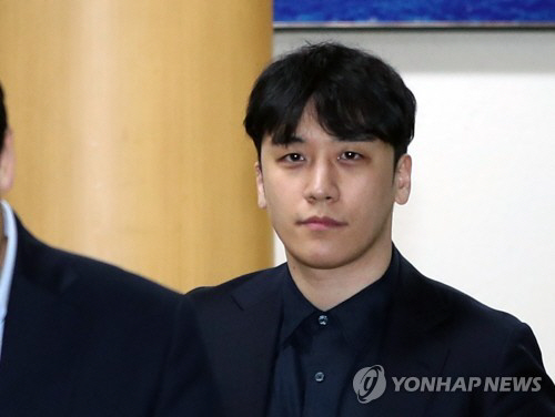  승리, 원정도박 혐의로 드디어 경찰 출석