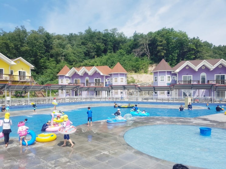  당일치기로도 수영장 이용 가능한 철원의 수영장펜션  고다리조트~