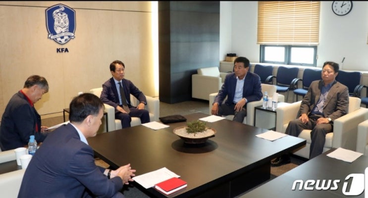  "'학부모 성폭행' 혐의 정종선 회장, 제보자 색출 회유 시도"