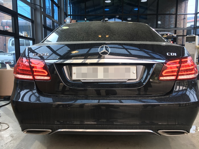  벤츠 E220 제동등 후미등 경고등(중고 벤츠 W212 E200 E220 E250 E300 E400 엘이디 브레이크 테일 리어 헤드 라이트 램프 제동등 후미등 대로등 대루등 수리)