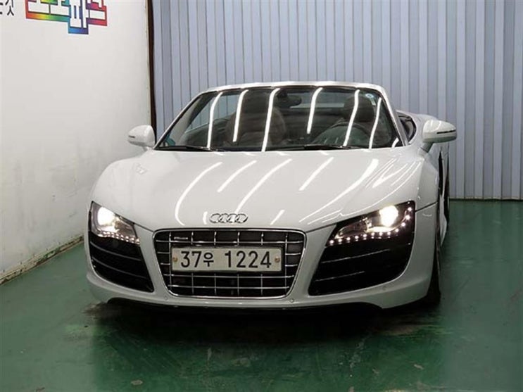  아우디 R8 5.2 V10 스파이더 / 2012년식 / 56,269km / 오토 / 가솔린 / 984743658