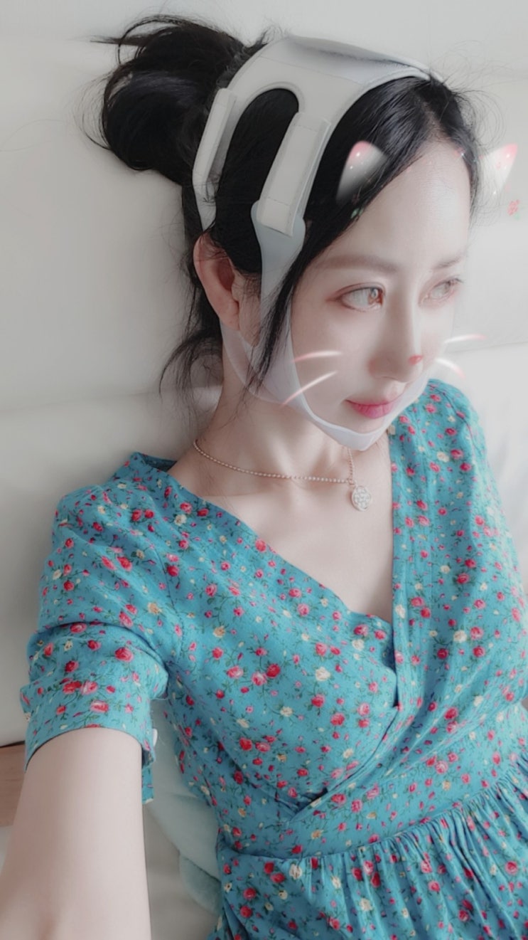  브이케어4D밴드로 날렵한 턱선 만들기