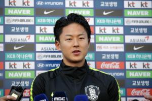 베로나 이승우, 세리에A 개막전 결장 '근육 피로 호소해...과부하 문제' 베로나 이승우, 세리에A 개막전 결장 '근육 피로 호소해...과부하 문제'
