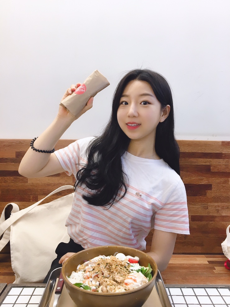  2019.08.29 병원식당밥 , 압구정로데오 보울룸(샐러드맛집), 응급실떡볶이