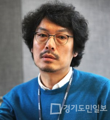 ‘핫이슈’ 시선 사로잡은 색다른 사진 한 장?... ‘달빛조각사 개발자’ 관심 속 화제 급부상 - 경기도민일보