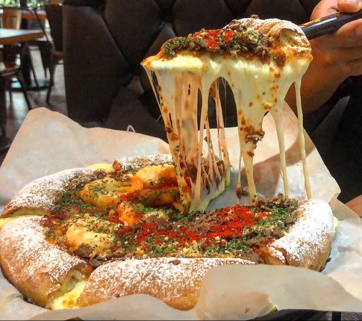  철산역 맛집, 시카고 피자 & 펍 “리골레토시카고피자”