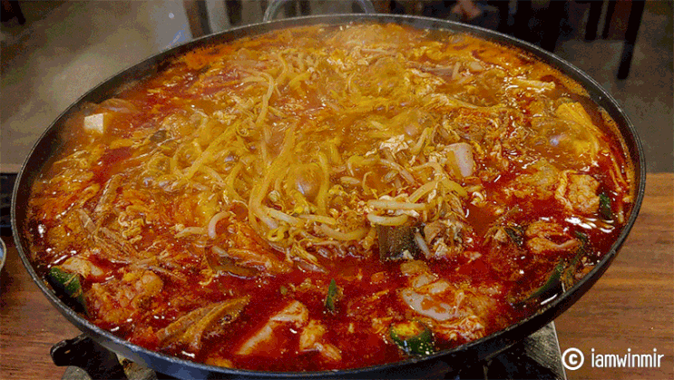 종로3가역 맛집, 사골육수가 들어간 술 도둑 곱창 육개장 종로3가역 맛집, 사골육수가 들어간 술 도둑 곱창 육개장
