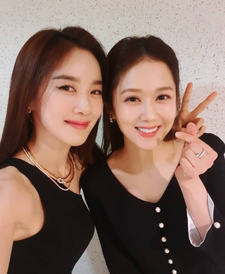 190828 이청아 인스타그램 - 서울드라마어워즈 시상식에서 장나라와 셀카 사진 업뎃