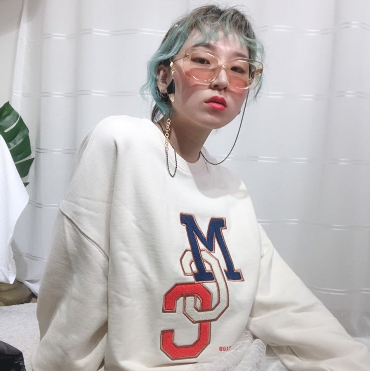  여자 맨투맨 브랜드 밀레 클래식에서 가을 코디 입어보기~