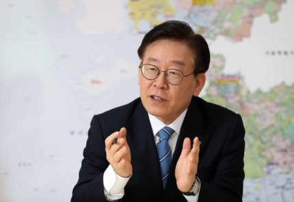 유시민·문준용 이어 이재명도 "조국 사태, 마녀사냥에 가까워" 유시민·문준용 이어 이재명도 "조국 사태, 마녀사냥에 가까워"