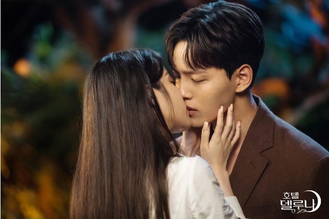  아듀 호텔 델루나 OST, 카메오 등 많은 것을 남긴 작품(마지막 회 카메오는 김수현!) 시즌 2 가즈아~