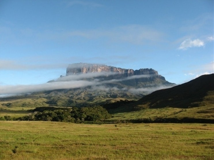 신비로운 산 남미 로라이마산  Mountain Roraima. Table Mountain
