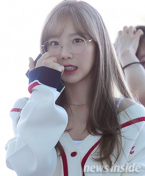  태연 안경 쓰고 오늘도 이쁨으로 완성