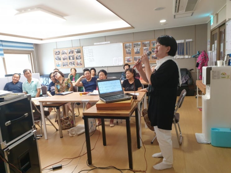  조대순 실버 노래강사  광주 태전동 노래수업