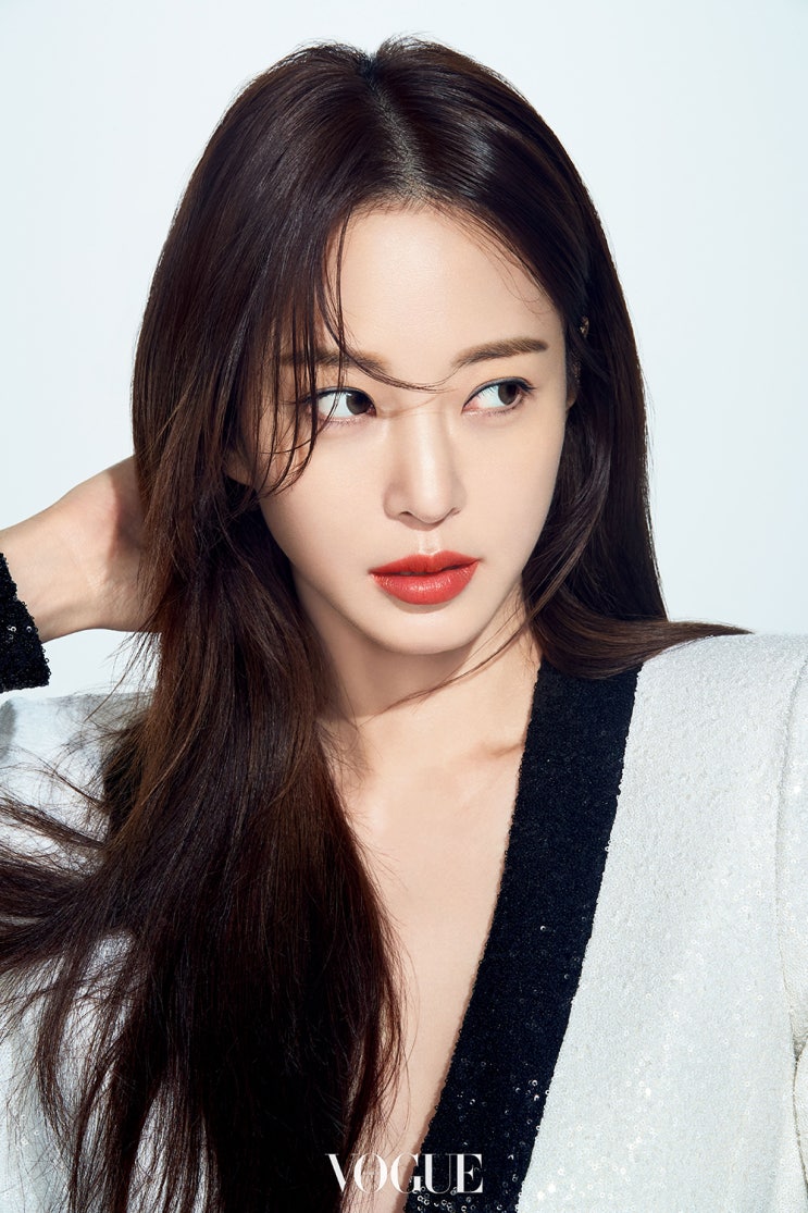 입생로랑 X 한예슬 더 슬림 쉬어마뜨, 4가지 매트립 화보 메이크업 입생로랑 X 한예슬 더 슬림 쉬어마뜨, 4가지 매트립 화보 메이크업