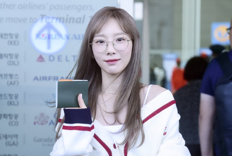 태연 공항패션 안경 마스카 벌브 여자 연예인 안경 추천 아이템으로 최고!