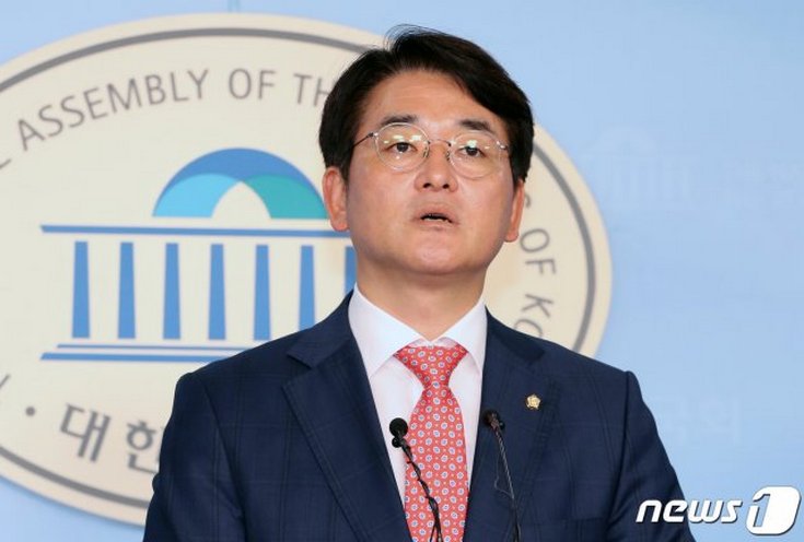  박용진 “유시민, 민주당원 아냐…오버하지 말라”