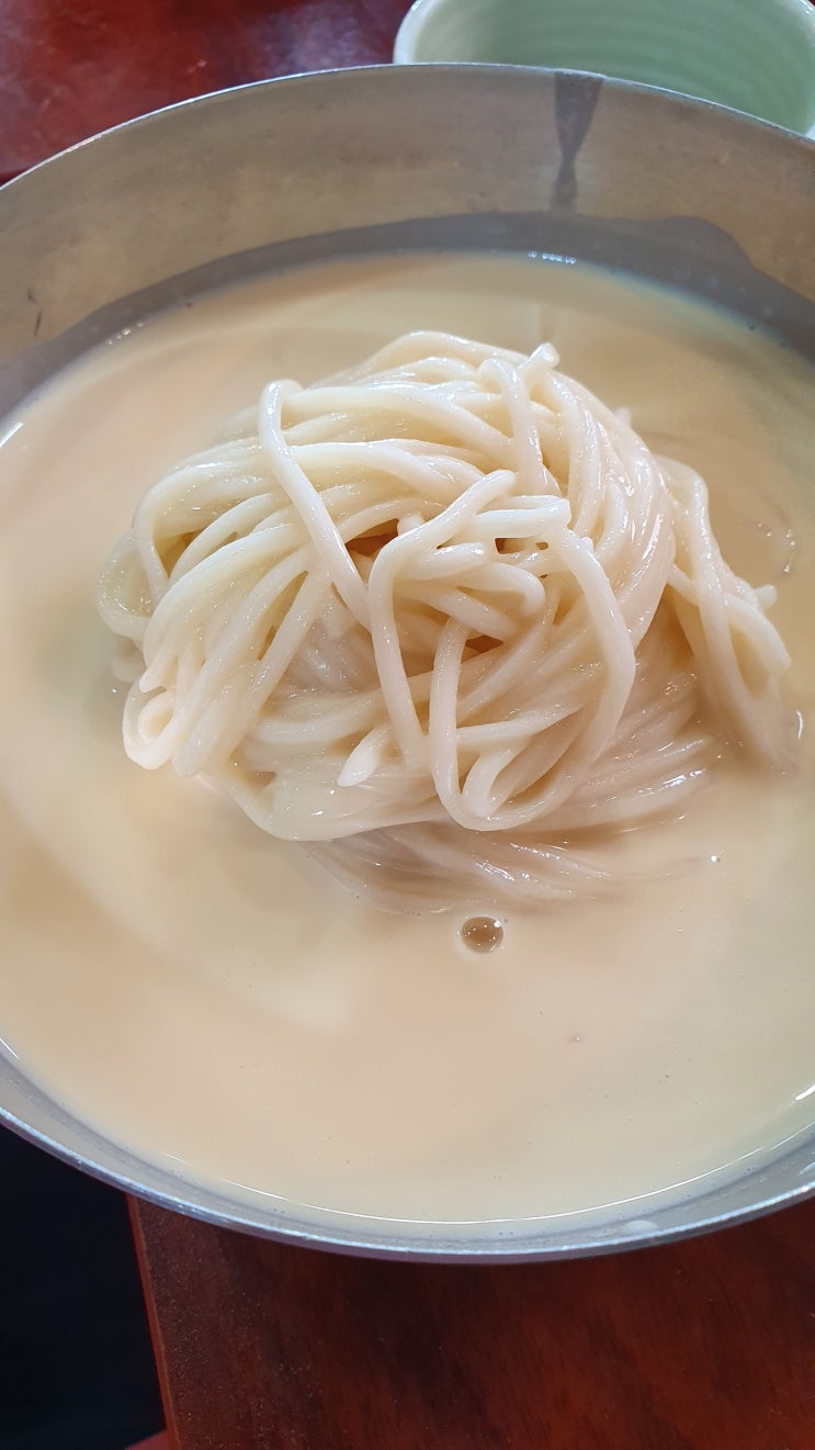  일산 두리원 직접만든 손두부 콩국수 수요미식회 외계인맛집