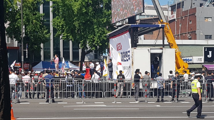  자유한국당 황교안 대표의 제2차 문정권 규탄 광화문집회가 인산인해를 이루었습니다!!!