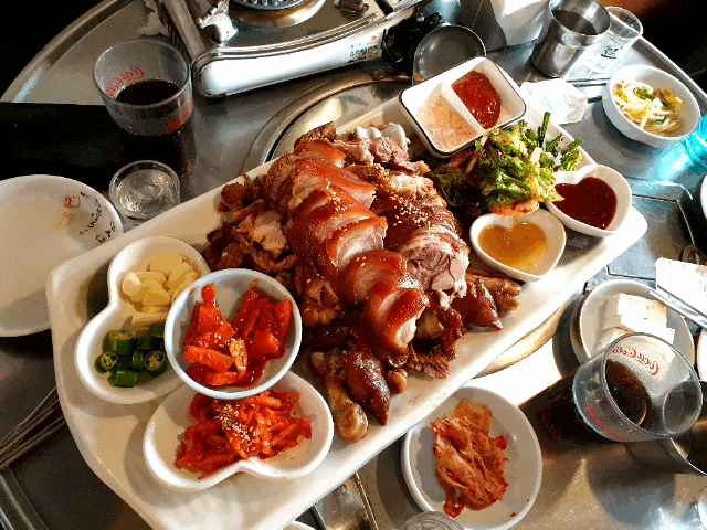  연남동 맛집 김치찌개가 맛있는 한탕족발!