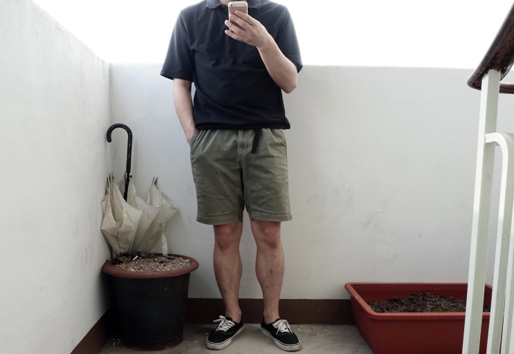  데일리룩 나우썸 피케 폴로티 NQNE8301 프롬에이투비 반바지 카키 반스 어센틱 블랙