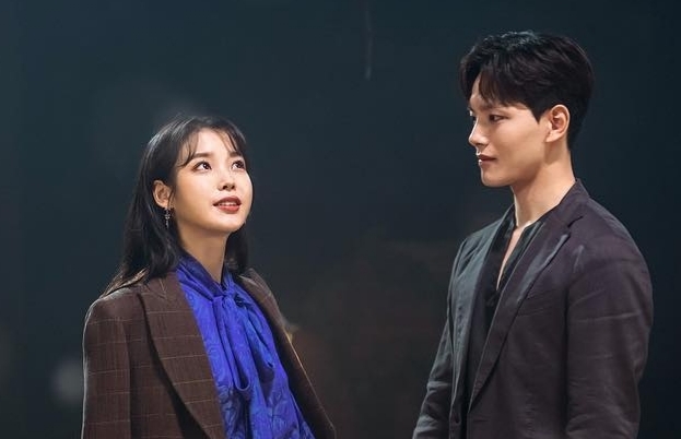   호텔 델루나 이지은 여진구 종영 소감 ! 아쉬운 종방연 아이유 참석 최종회 결말 슬픈 해피엔딩 ?!