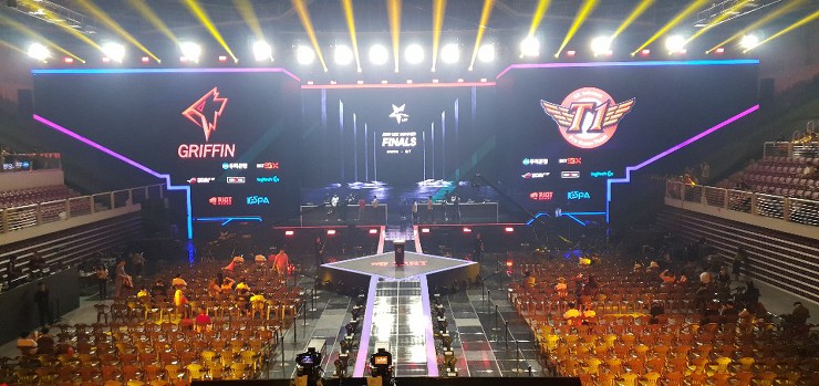  롤챔스 결승전 SK텔레콤 5GX Jump AR과 함께 더욱 흥미진진하게!