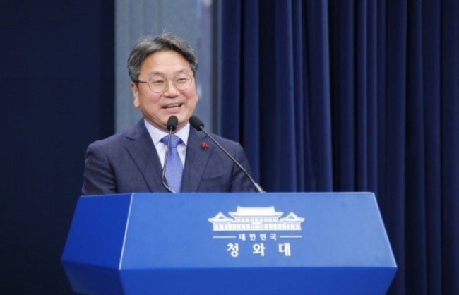 드디어 문재인 지지의 본부격인 맘카페에도 핵분열이 발생해 설왕설래가 이어지고 있군요/최석태/ 드디어 문재인 지지의 본부격인 맘카페에도 핵분열이 발생해 설왕설래가 이어지고 있군요/최석태/