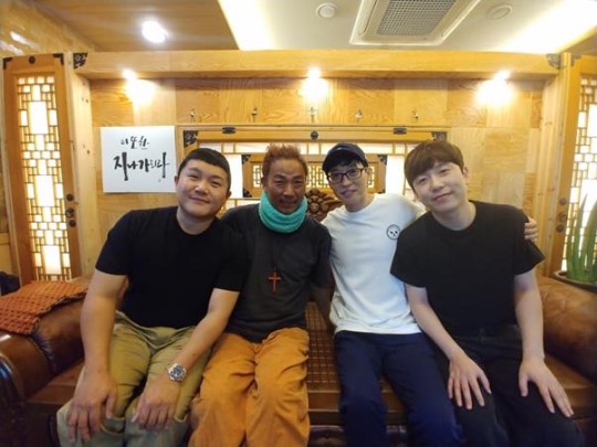 ‘개그맨 의리’ 유재석·조세호·남창희, 김철민 병문안+후원금 선물 ‘개그맨 의리’ 유재석·조세호·남창희, 김철민 병문안+후원금 선물