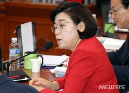 '조국 자위 발언' 김정재 "민주당, 독해 능력마저 상실했나" 반박 '조국 자위 발언' 김정재 "민주당, 독해 능력마저 상실했나" 반박