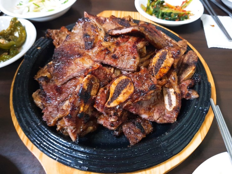  을지로 맛집_성원식품_정겨운 연탄불 위 LA갈비_백반기행에 나온 충무로 LA갈비 거리!